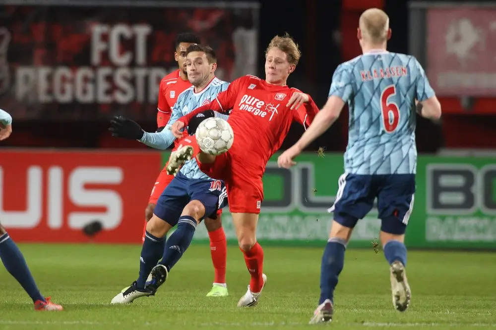 bosch tadic fc twente ajax 2020 2021