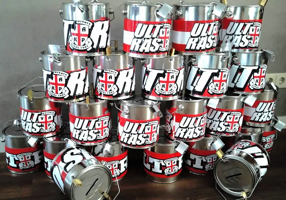 collecte bussen ultras vak p doneer actie