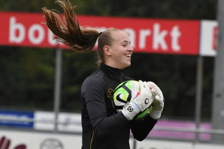 daphne van domselaar fc twente vrouwen training 2018