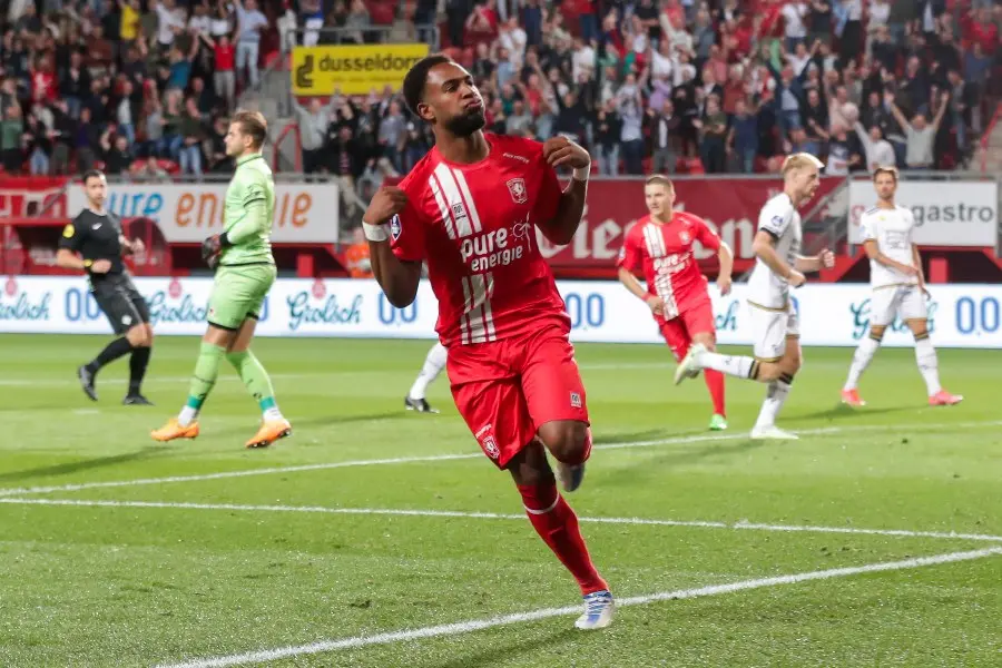 denilho cleonise fc twente excelsior goal doelpunt 2022 2023 de grolsch veste shirt vastpakken