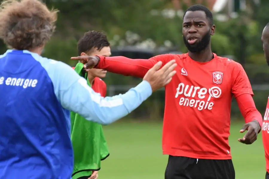 dylan george discussie ten caat