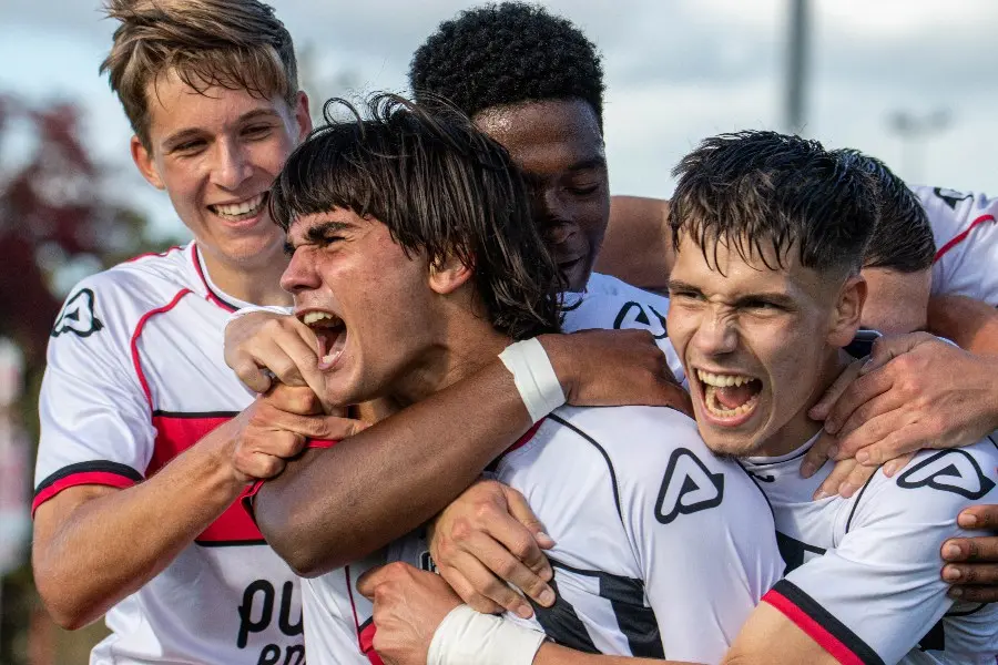 fc twente heracles academie onder 21 go ahead eagles juichen team spelers passie
