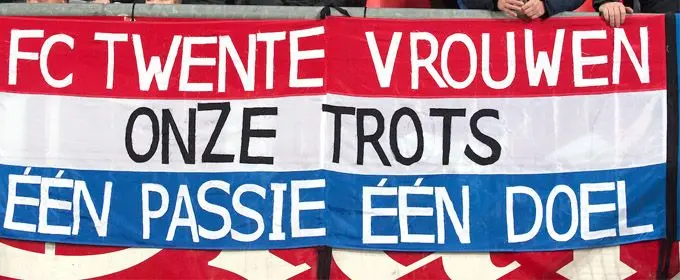 fc twente vrouwen trots spandoek