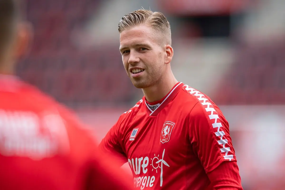 gijs smal linksback fc twente training juli 2020
