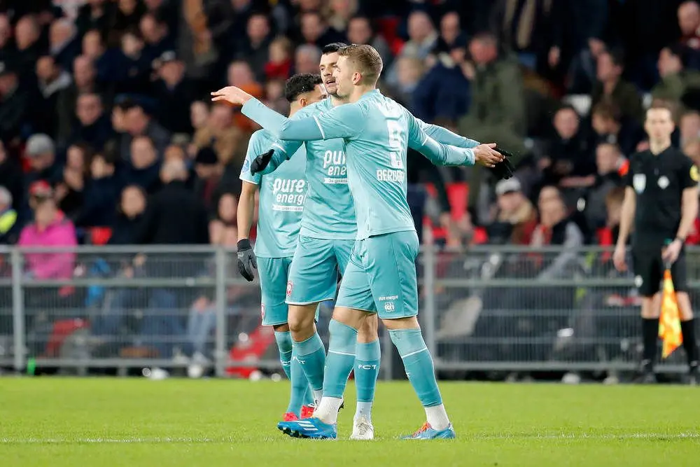 haris vuckic doelpunt vieren emil berggreen psv fc twente 2019 2020