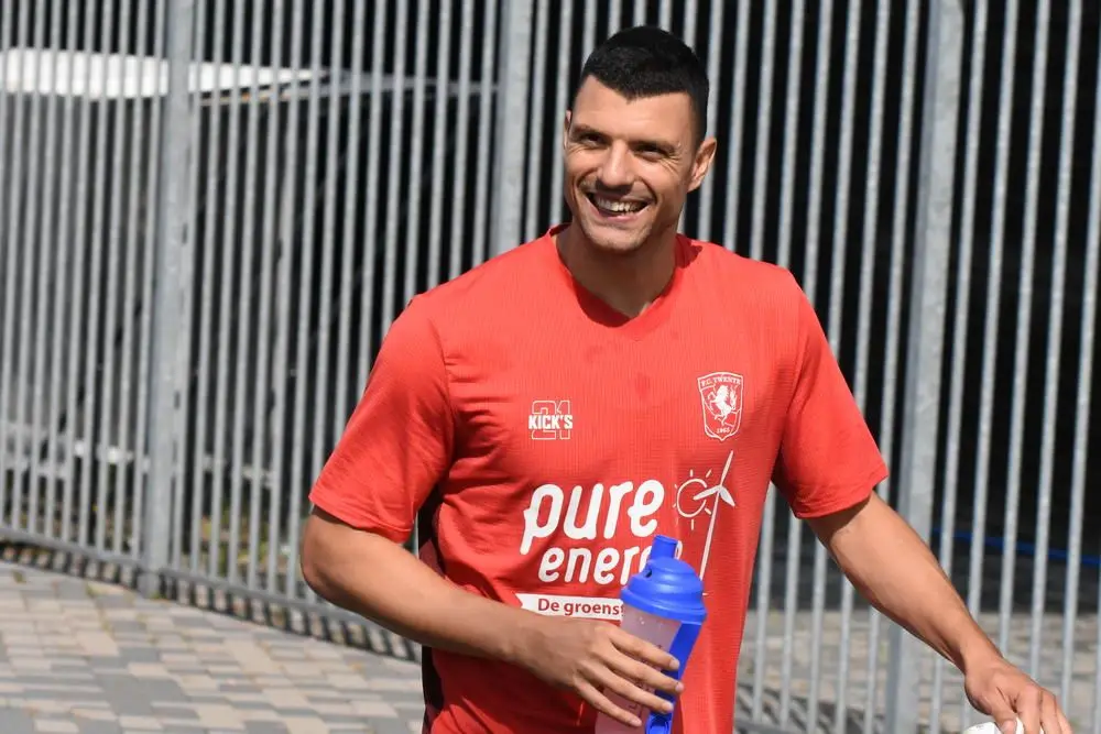 haris vuckic lachend trainingscentrum fc twente 2019