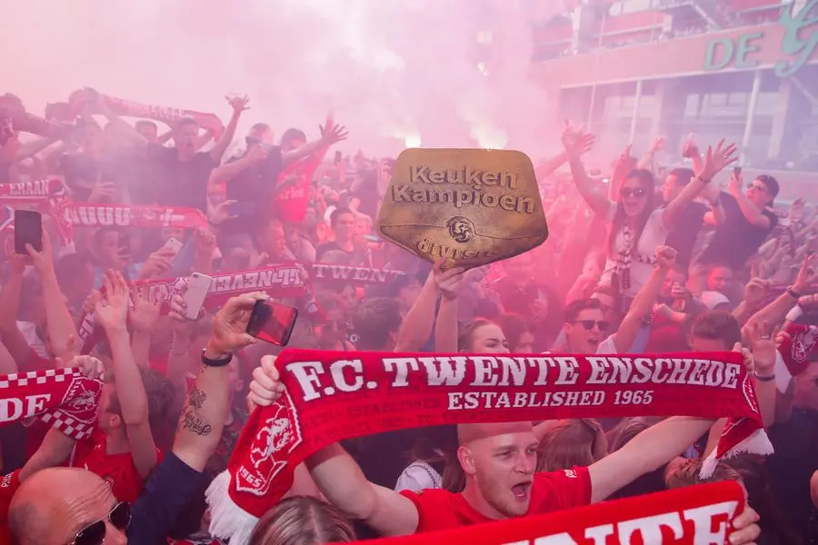 huldiging fc twente 2019 supporters pyro