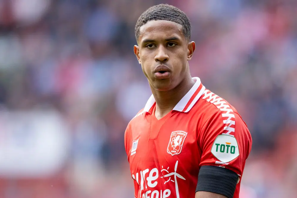jayden oosterwolde fc twente ajax augustus 2021 grolsch veste