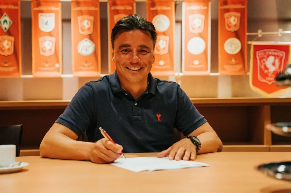 jeffrey de visscher assistent trainer fc twente contract 2024