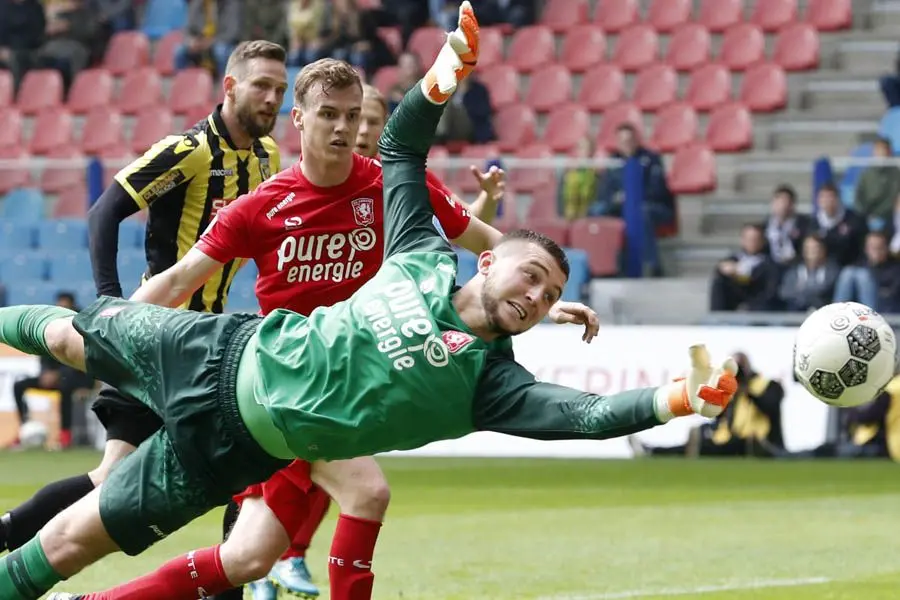 joel drommel redding fc twente vitesse 2018