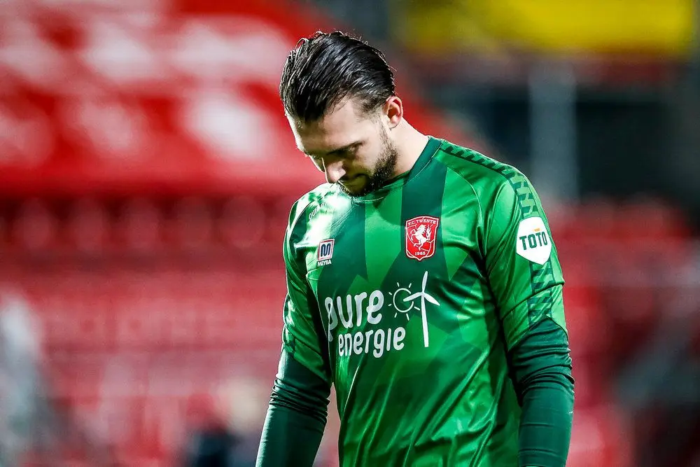 joel drommel teleurgesteld fc twente az 2020 2021 grolsch veste