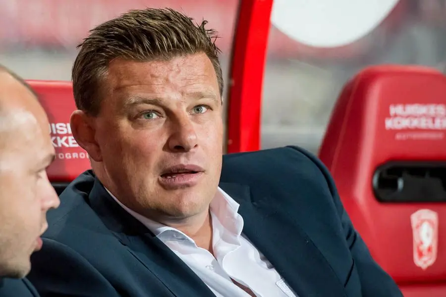 john stegeman trainer dugout fc twente