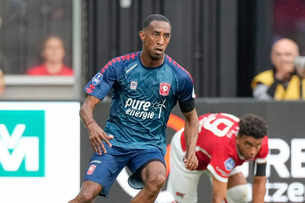 joshua brenet az twente alkmaar 2022