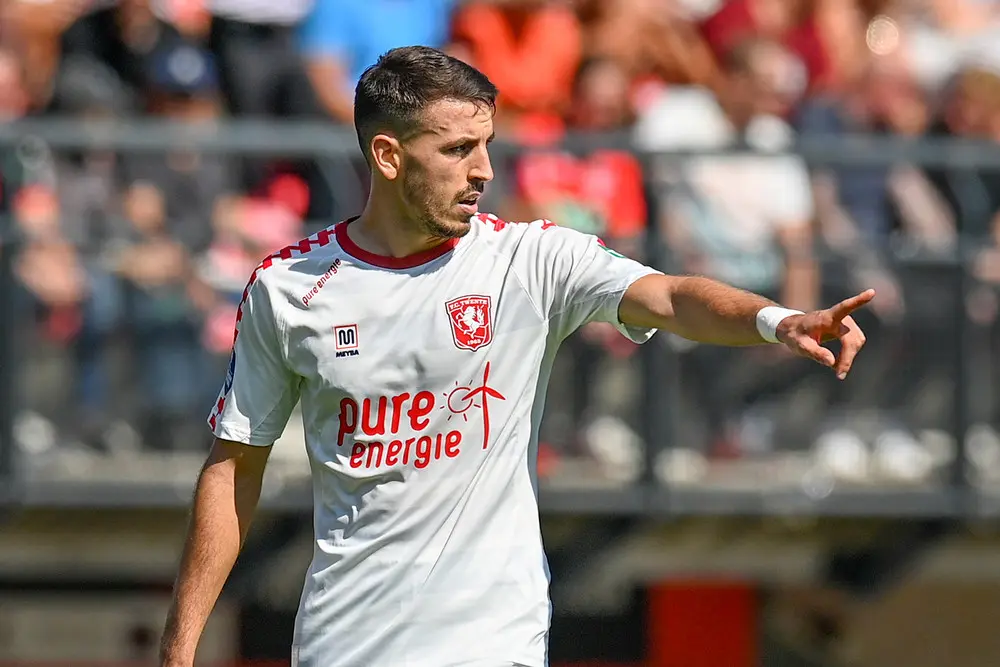 julio pleguezuelo wijzend nec twente goffert nijmegen 2022