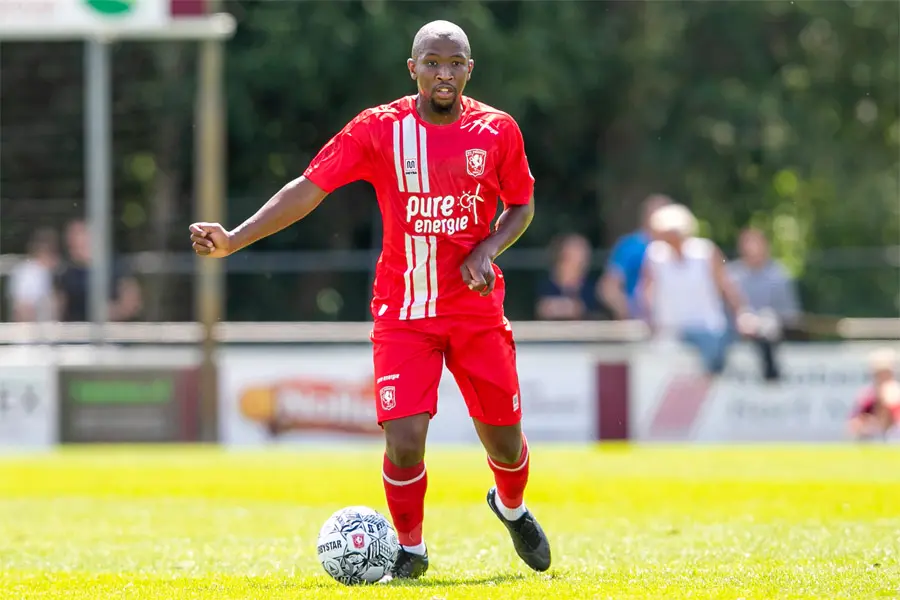 kamohelo mokotjo oefenwedstrijd fc twente fc nordsjaelland voorbereiding seizoen 2022 2023 1