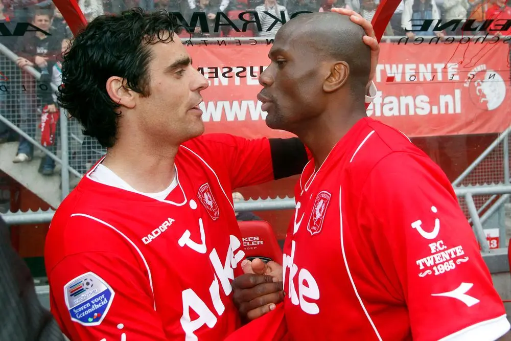 kenneth perez blaise nkufo kampioenen eredivisie fc twente 2010