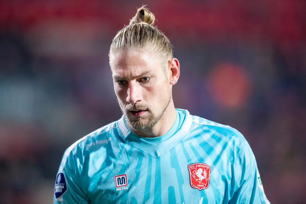 lars unnerstall focus fc twente goalkeeper