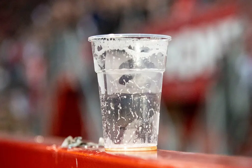 leeg beker bier grolsch veste 2021