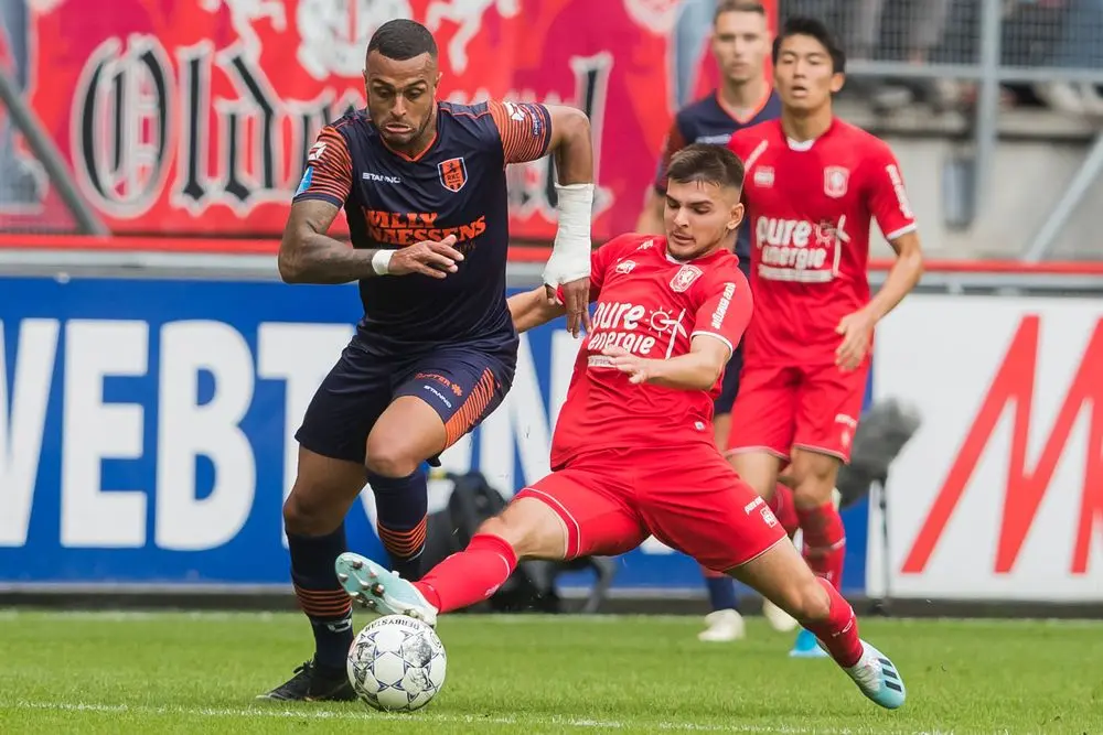 lindon selahi duel fc twente rkc 2019 2020