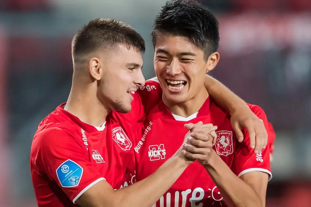 lindon selahi keito nakamura fc twente psv 2019