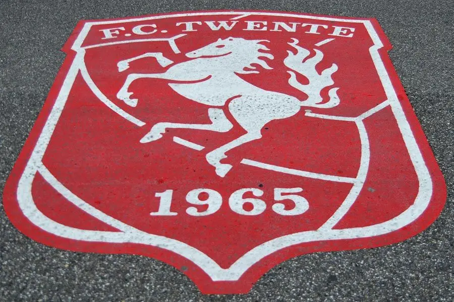 logo fc twente ingang grolsch veste