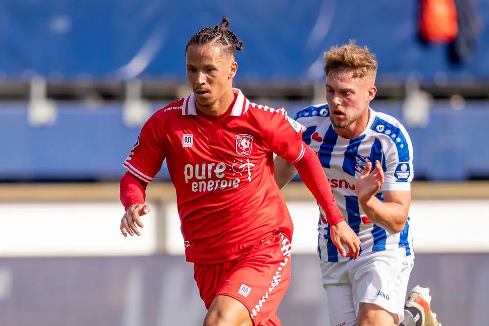 luca everink rechtsback heerenveen twente 2021 2022