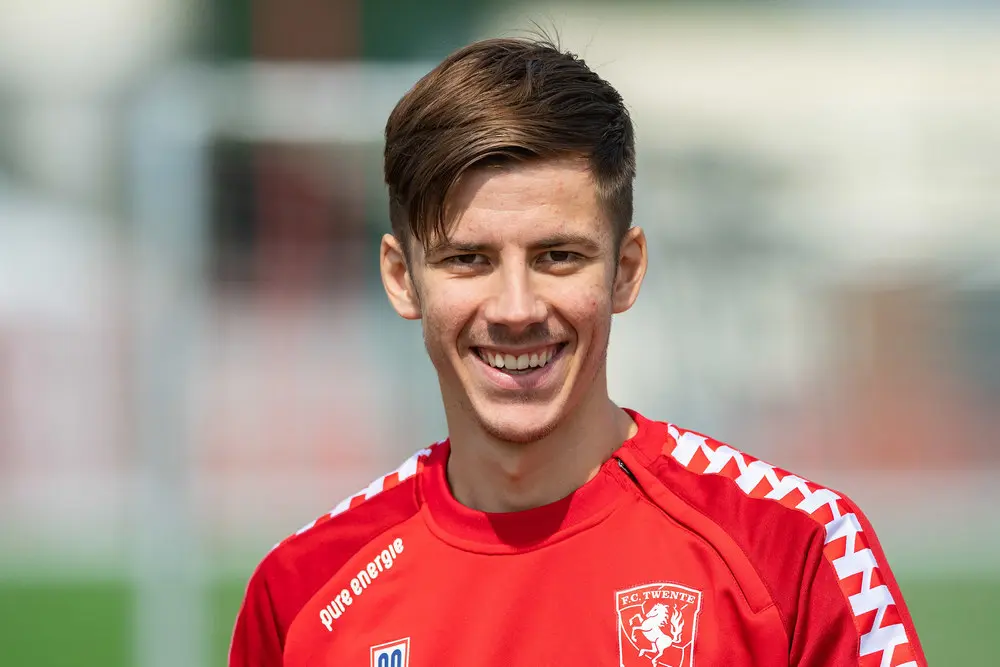 luka ilic middenvelder fc twente 2021 2022