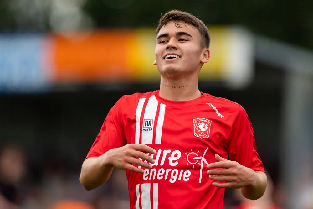 manfred ugalde lachend bon boys fc twente 2022 2023