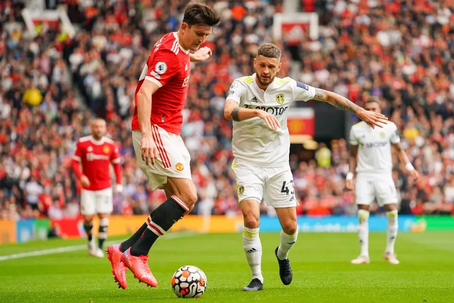 mateusz klich harry maguire manchester united leeds united premier league old trafford