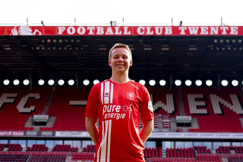 mathias kjolo fc twente shirt seizoen 2022 2023