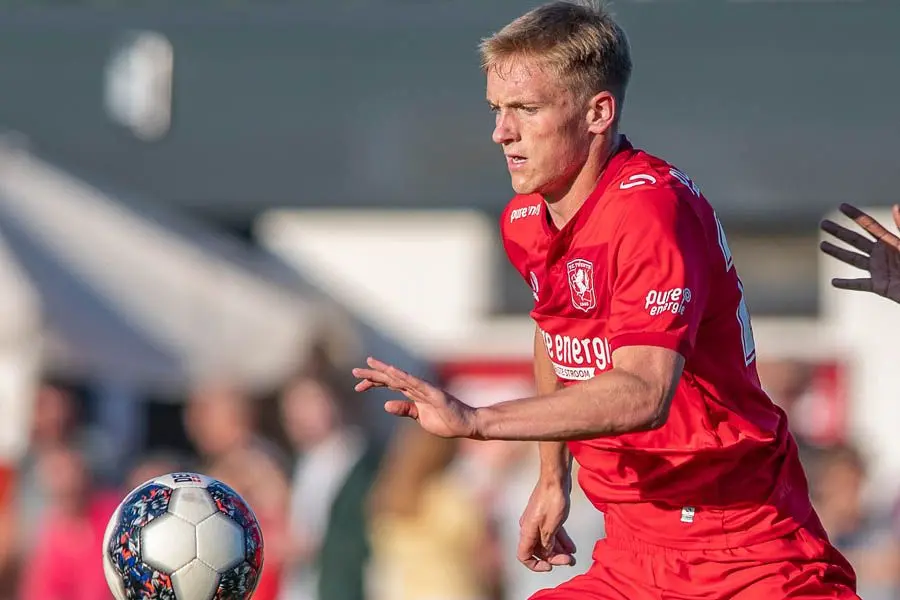 matthew matt smith ball fc twente friendly