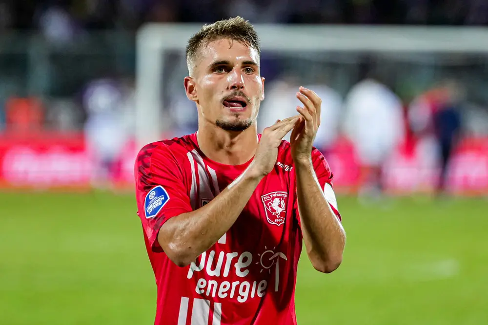 michal sadilek thuisshirt 2022 2023
