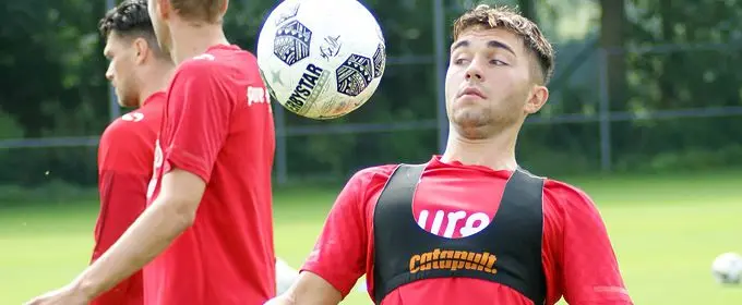 nikola gjorgjev fc twente met bal