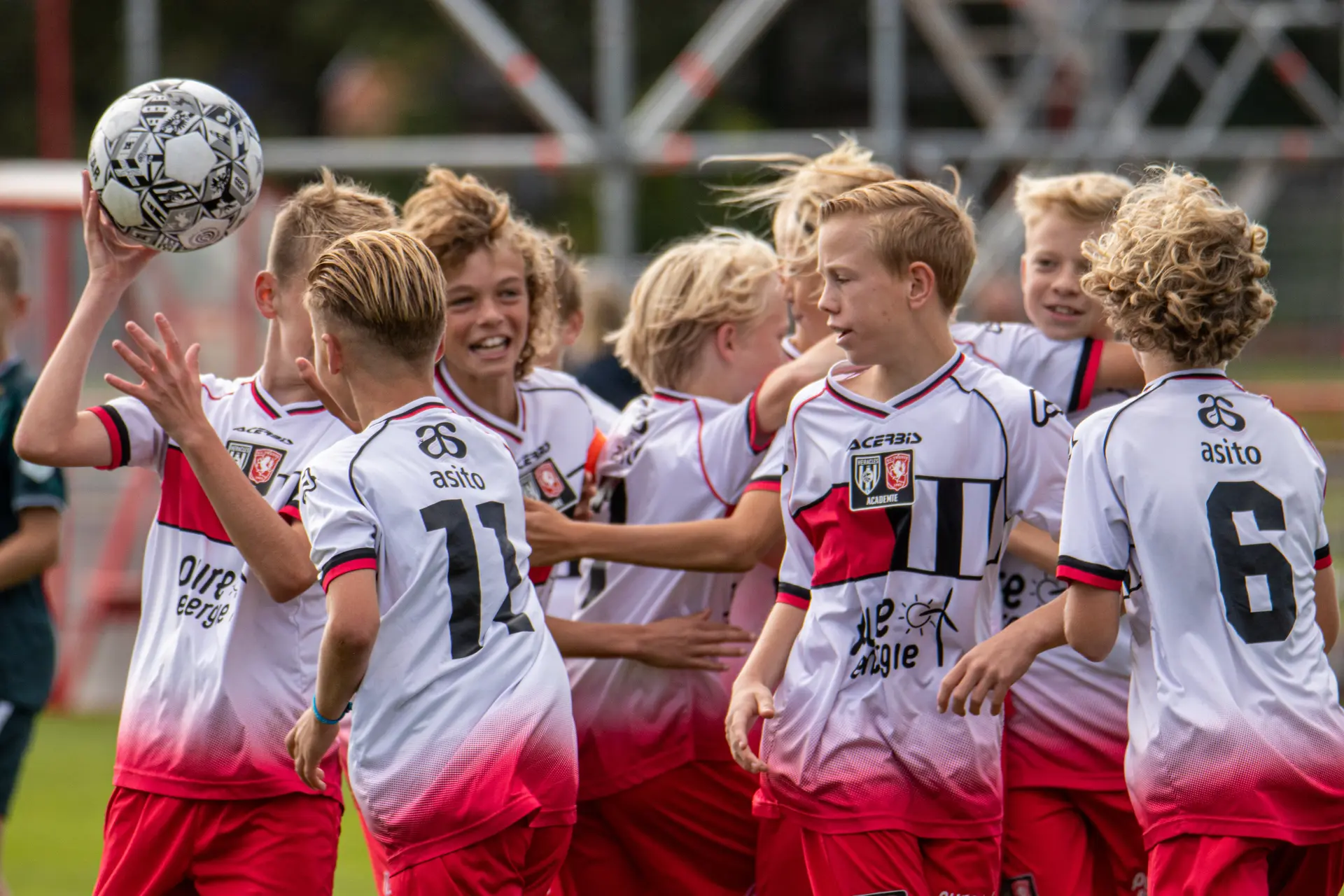 onder 13 juichen tegen fc groningen fc twente heracles academie