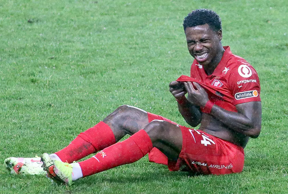 quincy promes spartak moskou zittend