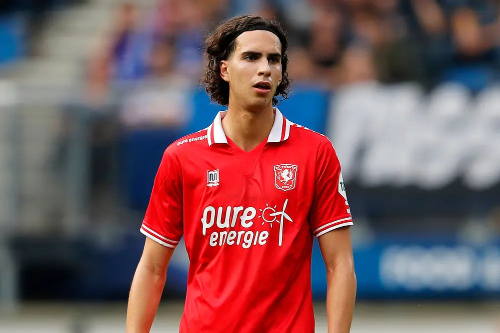 ramiz zerrouki middenvelder fc twente seizoen 2021 2022