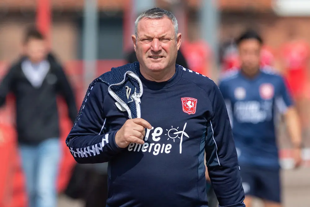ron jans hoofdtrainer fc twente seizoen 2021 2022