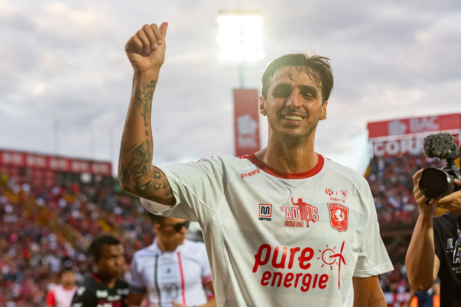 ruiz speciaal shirt twente afscheidswedsrijd alajuelense 2022 costa rica