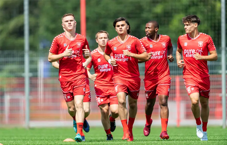 selectie groep training daan rots mokotjo kjolo van leeuwen voorbereiding seizoen 2022 2023