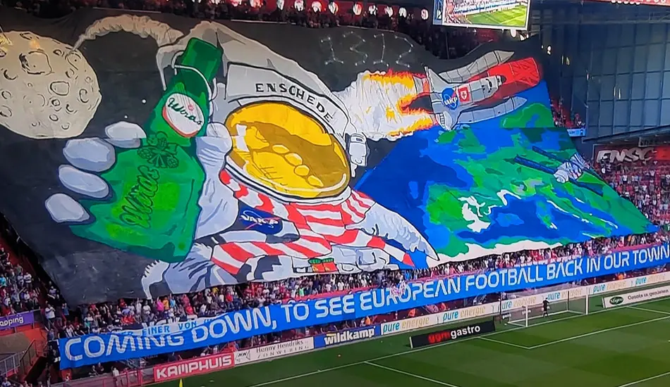 sfeeractie spandoek vak p astronaut twente cukaricki 2022 conference league