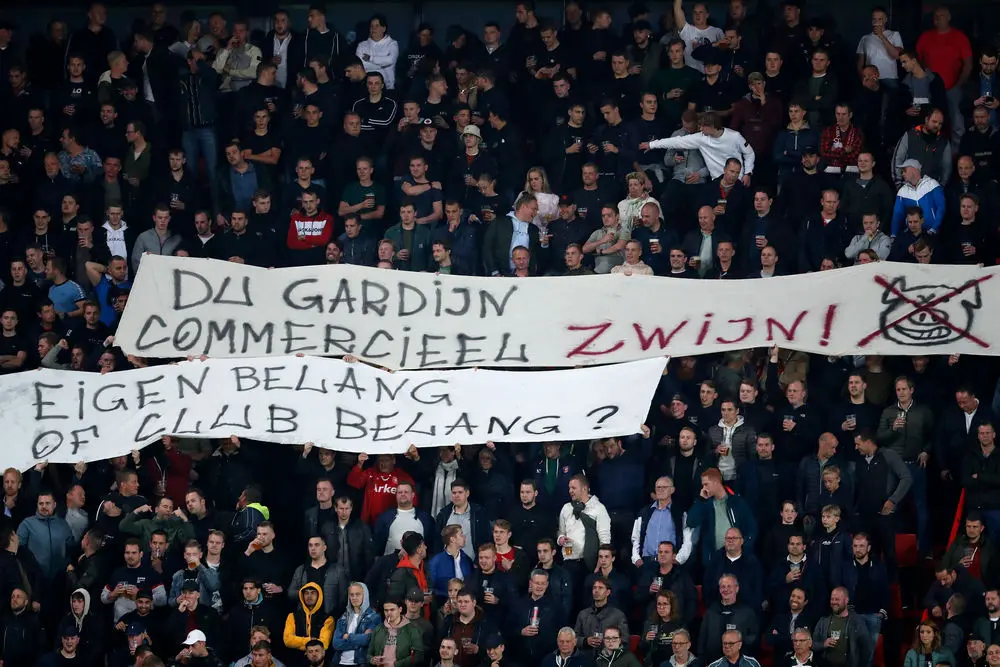 spandoek du gardijn commercieel zwijn eigenbelang of clubbelang 2021