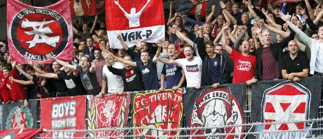 supporters fc twente uitvak helmond sfeer