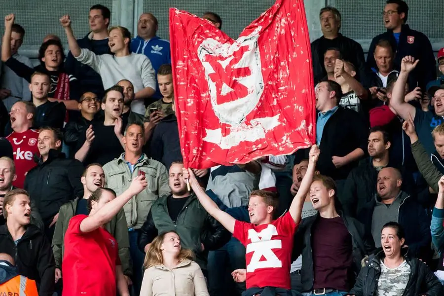 supporters fc twente uitvak heracles polman banner ultras