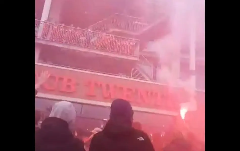supporters twente heracles 2021 grolsch veste pyro vuurwerk