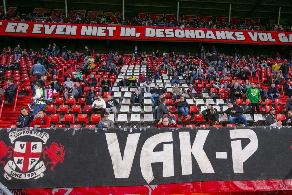 supporters vak p corona tribune spandoek