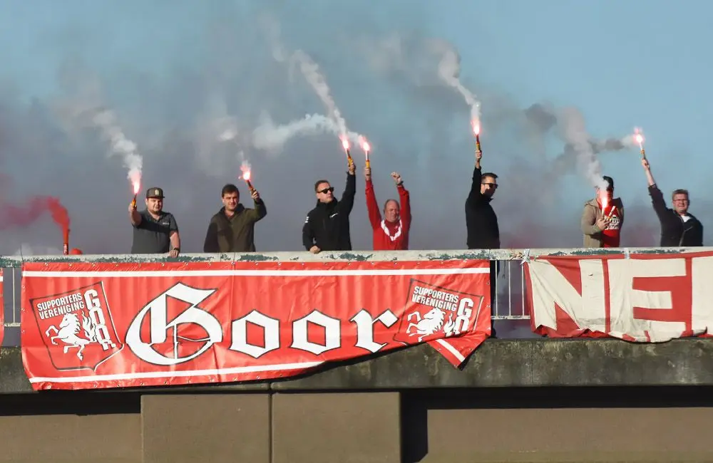 supportersvereniging goor viaduct sfeeractie pyro