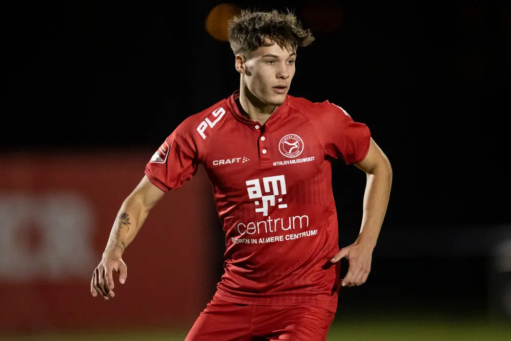 thijs van leeuwen almere city fc 2021 2022