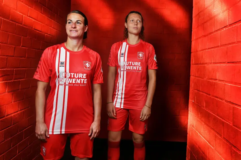 thuistenue fc twente vrouwen seizoen 2022 2023