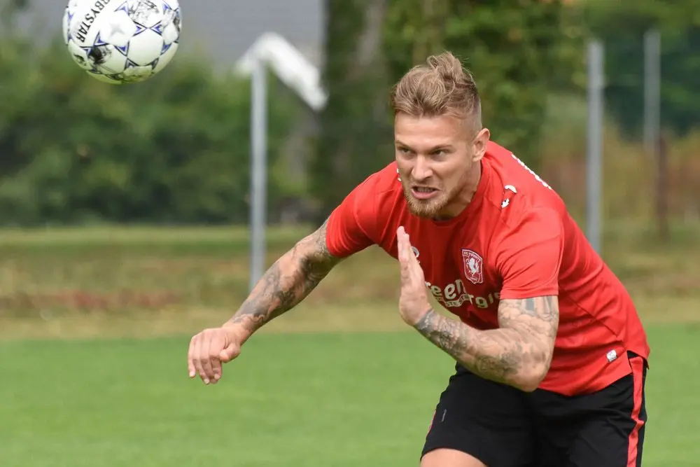 tim holscher kopbal twente de lutte 2019