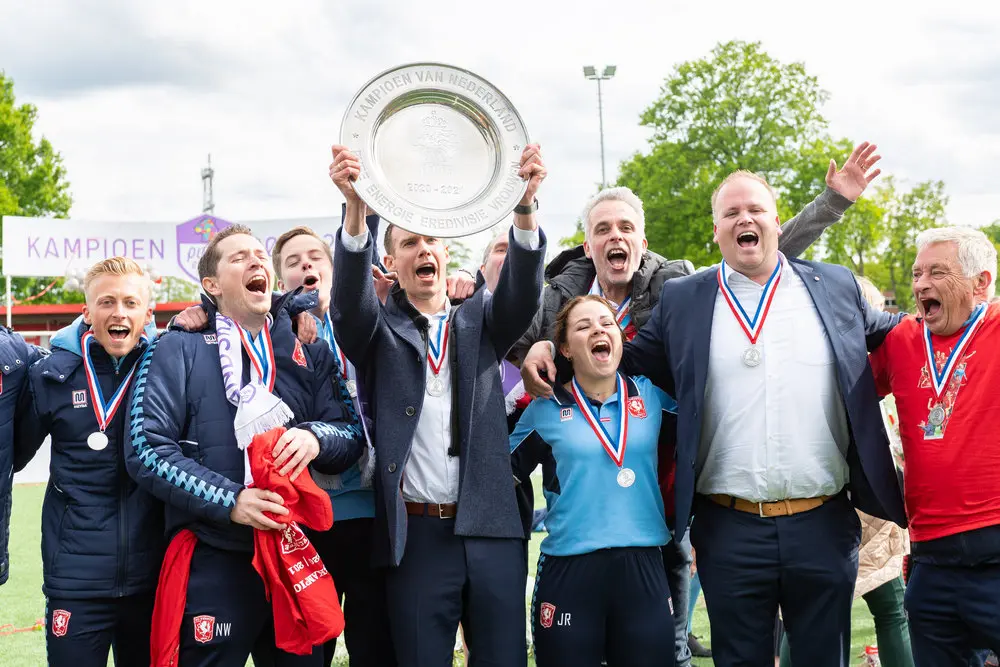 tommy stroot kampioen vrouwen twente seizoen 2020 2021